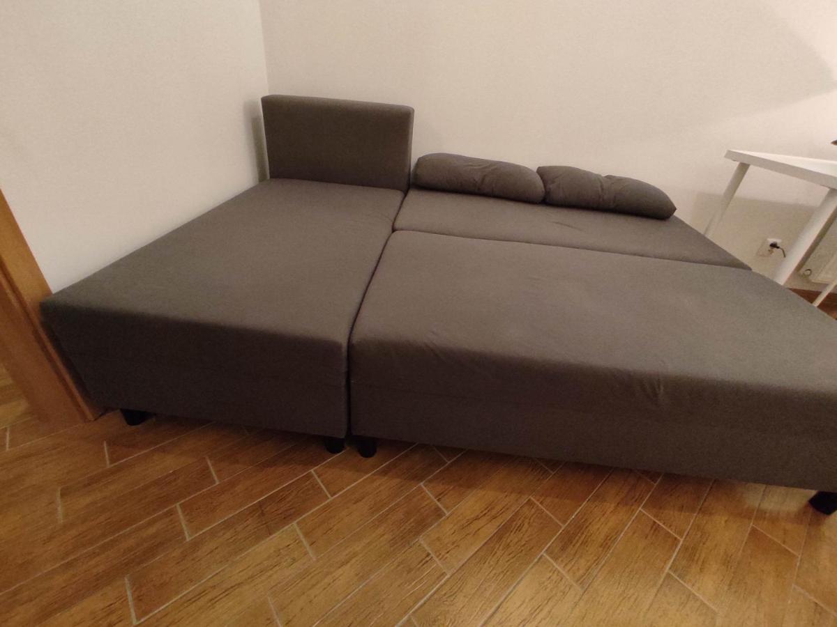 Kemp With 2 Shared Bathrooms ,wc , 2km To Old Town -100m From Metro Szwedzka *